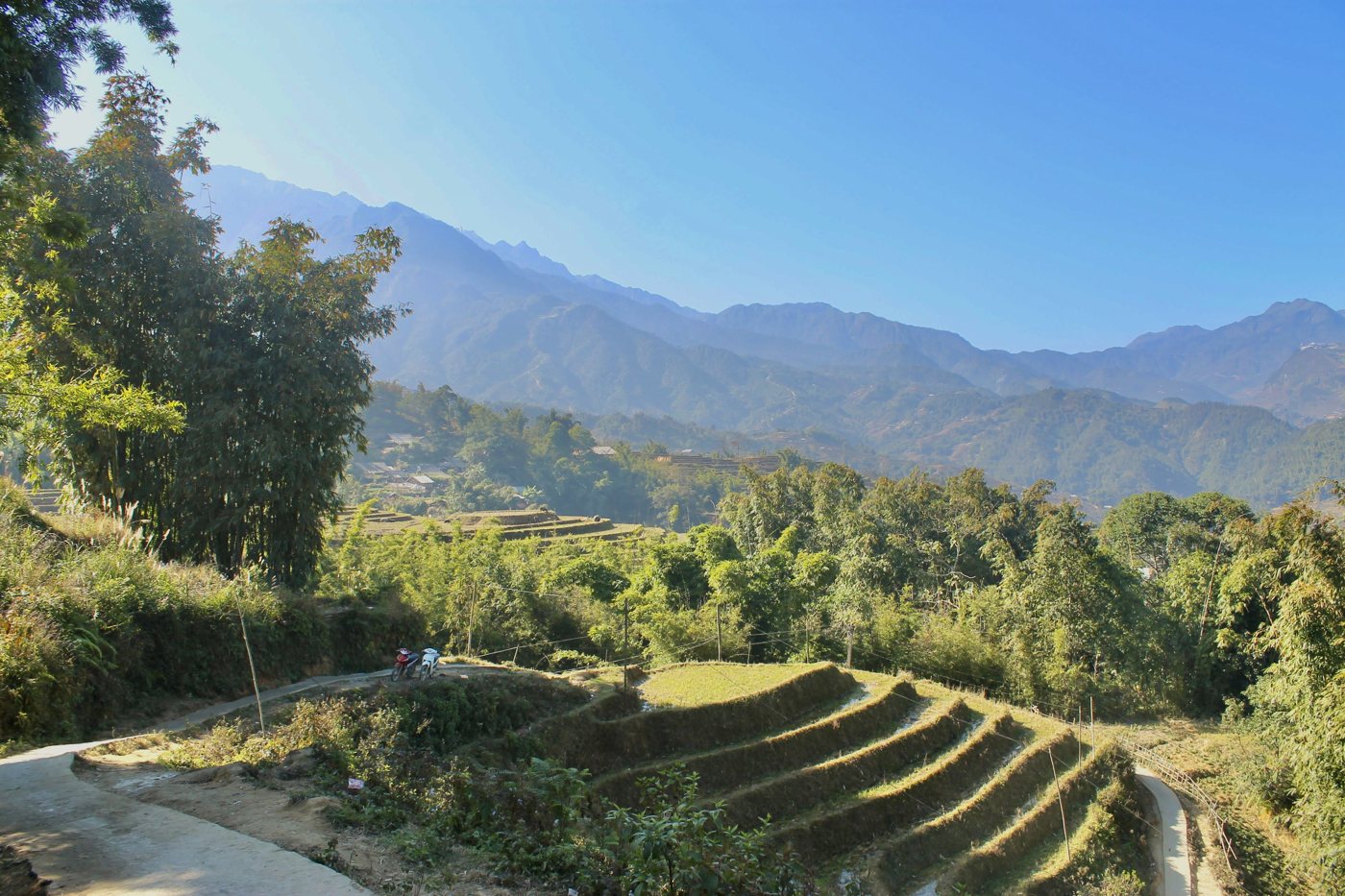 Những thửa ruộng bậc thang trên sườn núi Việt Nam